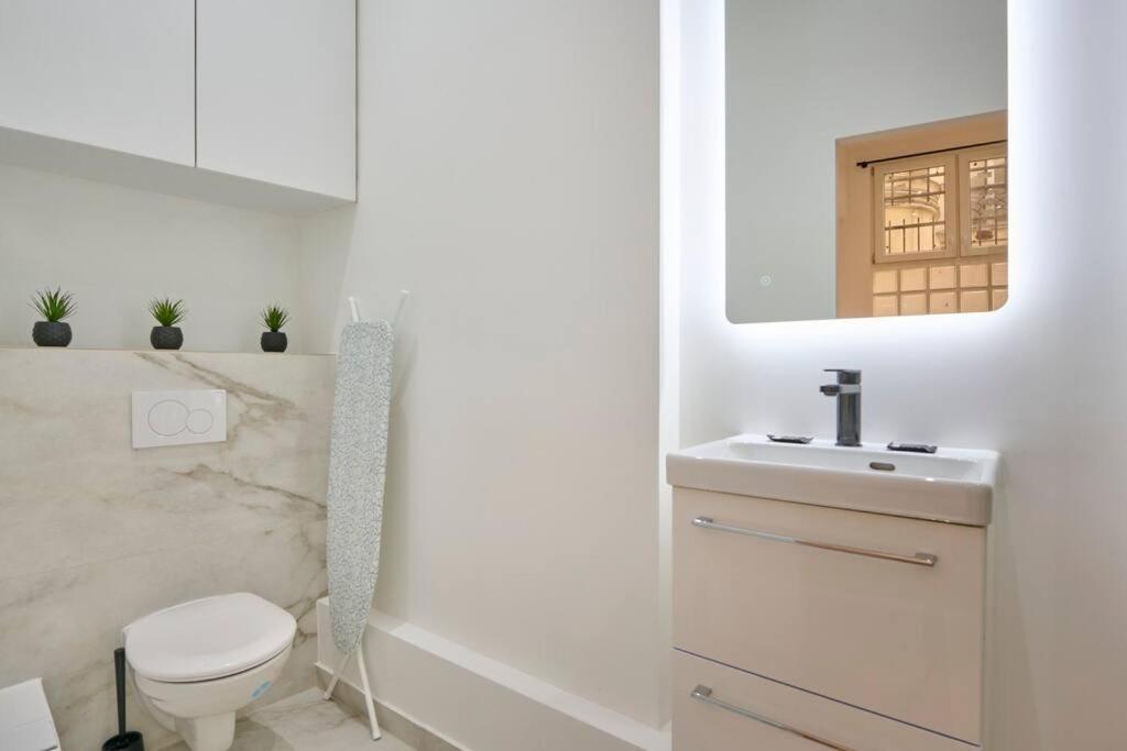 Marais - Modern Apartment Париж Екстериор снимка