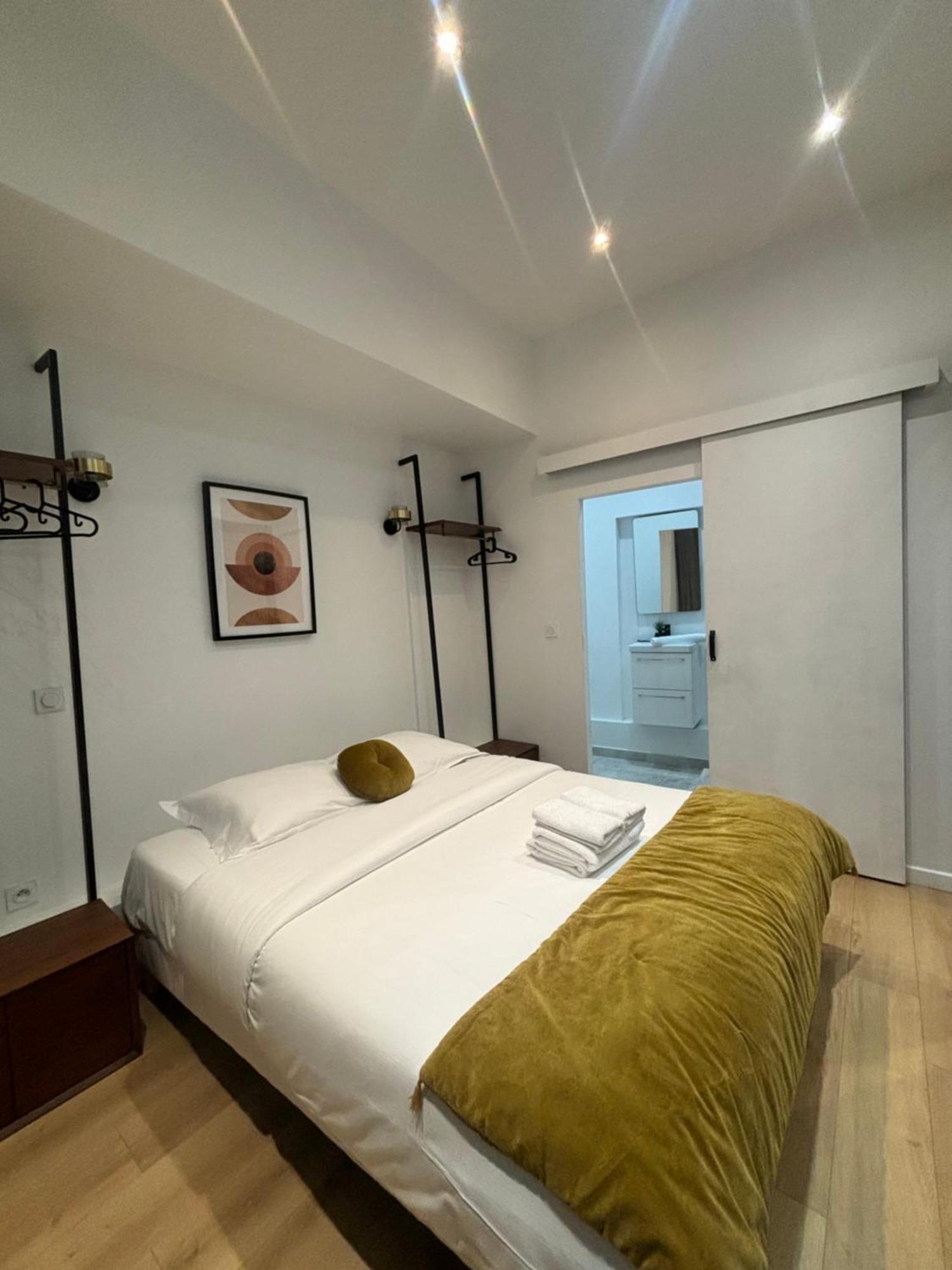 Marais - Modern Apartment Париж Екстериор снимка